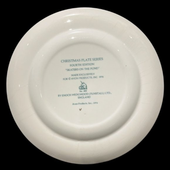 Vintage Avon Christmas Plate "Skaters on the Pond", by Enoch Wedgwood, England. - Picture 2 of 2